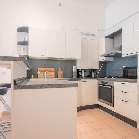 Spacious 2-Bedroom In The Centre Of Menton Buitenkant foto